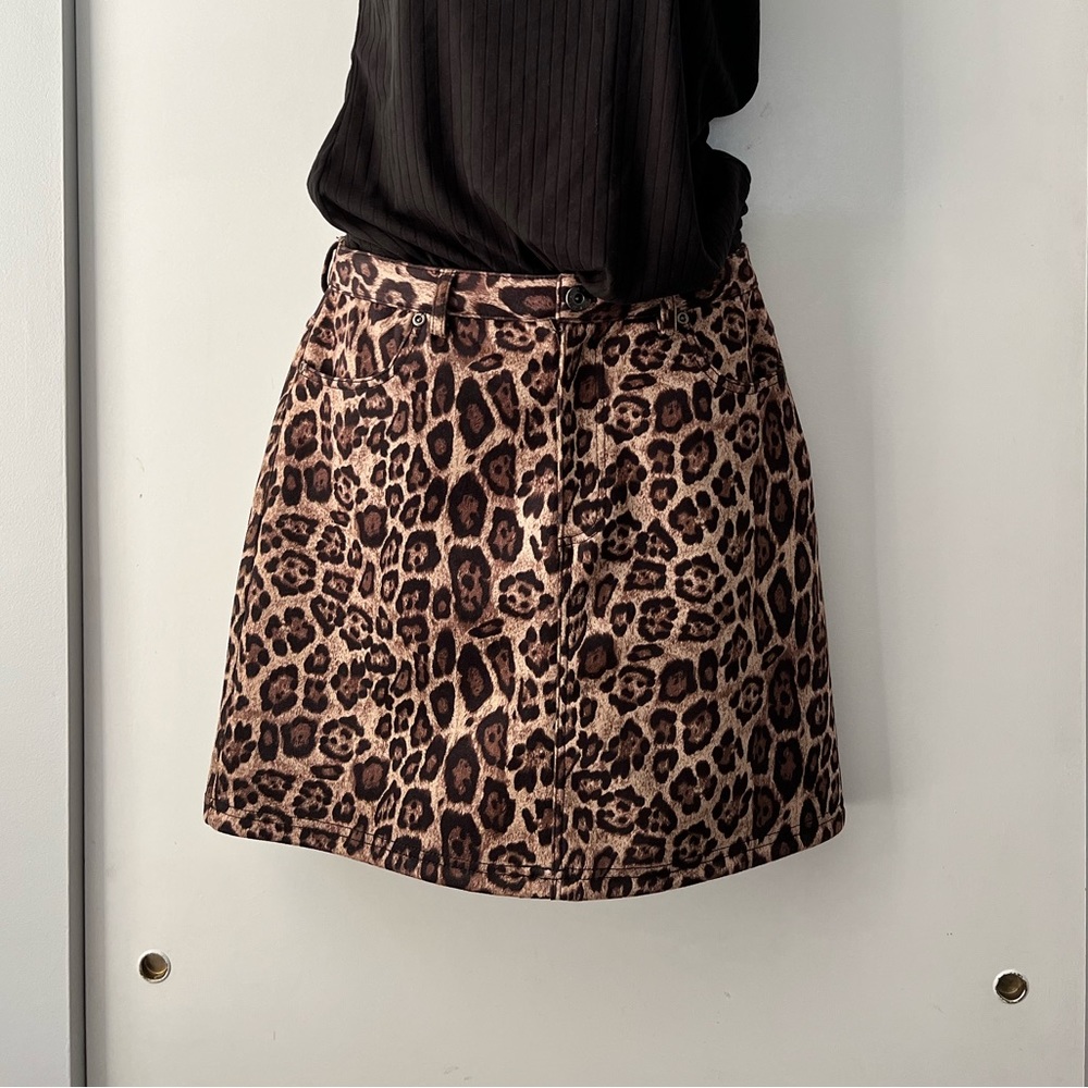 Leopard skirt